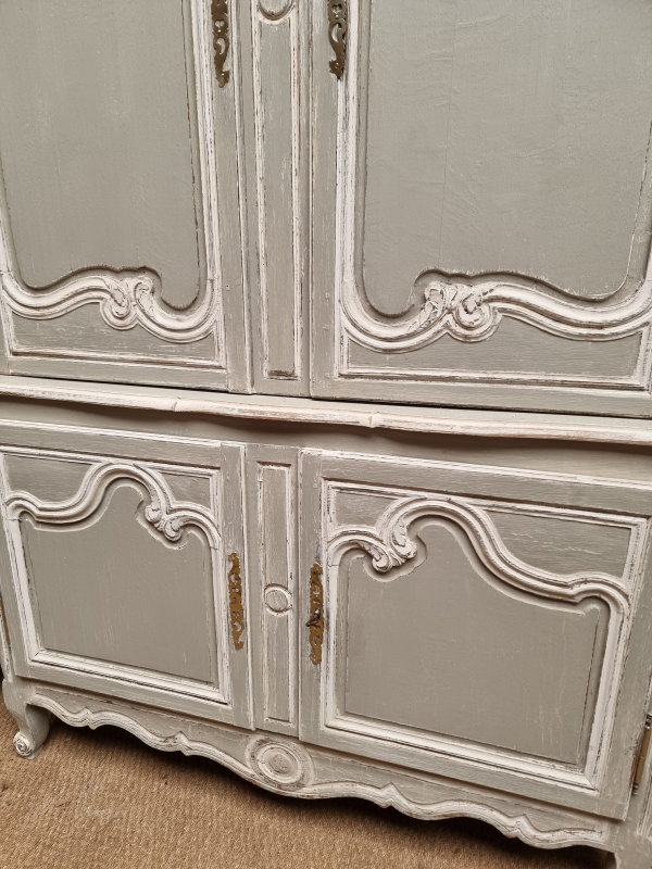 19 c.th French Arched top painted buffet