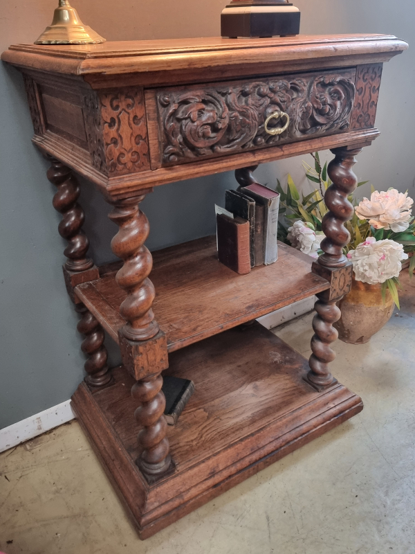 French antique Louis XIII small oak table
