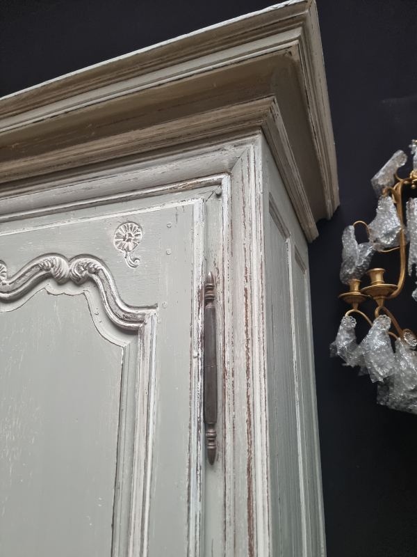 Small 18 C.th painted oak wardrobe