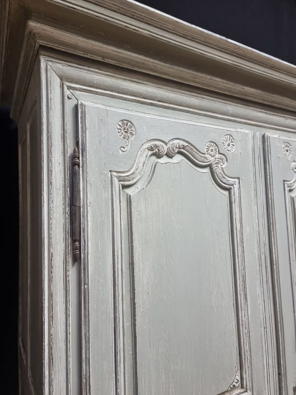 Small 18 C.th painted oak wardrobe