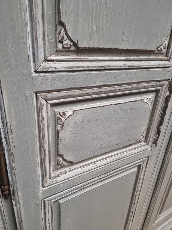 Small 18 C.th painted oak wardrobe