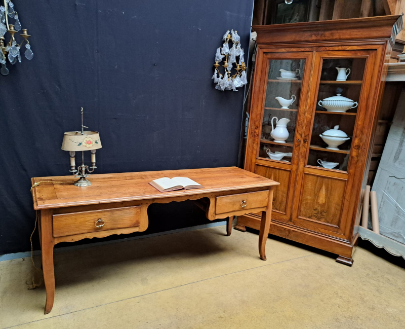 Antique cherry deals wood desk