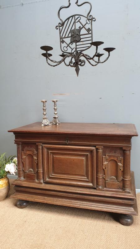 End 17C;th french antique oak trunk